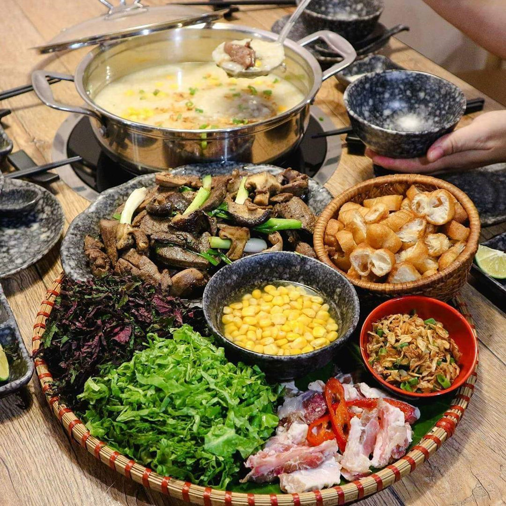 Nguyên liệu cho một nồi lẩu cháo gà