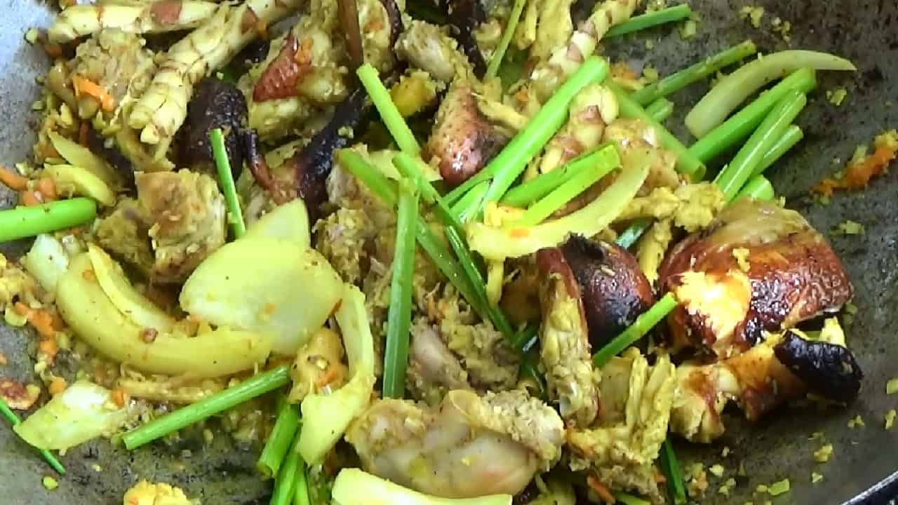 Gà chọi nấu giả cầy